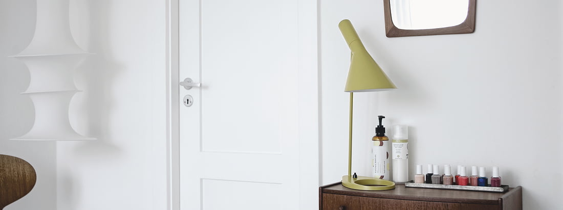 Louis Poulsen stellt innovative Design-Leuchten, wie die ph5-Lampe, her. Weltweit bekannte Designer, wie Poul Henningsen oder Arne Jacobsen, entwickelten die edlen Leuchten.