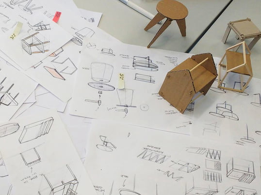  HAWK Design-Wettbewerb - Skizzen und Miniatur-Modelle der Studenten